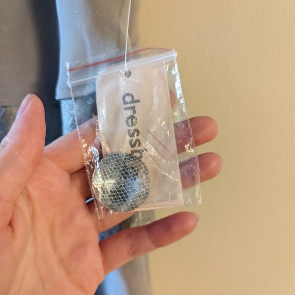 NWT- Pastel Green Blouse - Picture 3 of 5